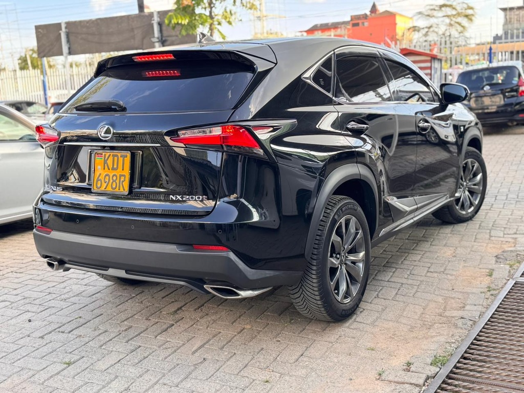 Lexus NX200T